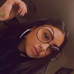 Meet your Posher, Sofia